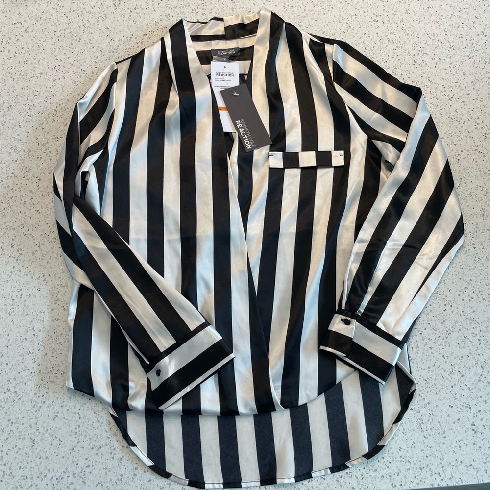 BNWT Kenneth Cole Reaction Blouse Size S